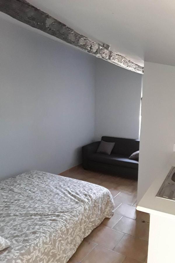 Studio Entre Cevennes Et Camargue Montfrin Εξωτερικό φωτογραφία